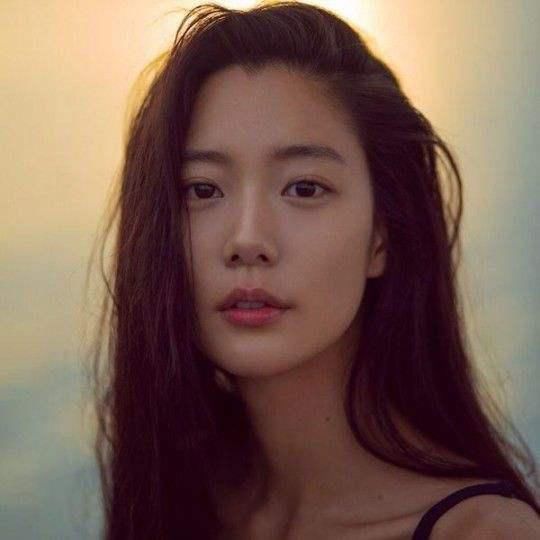 霓虹歌女